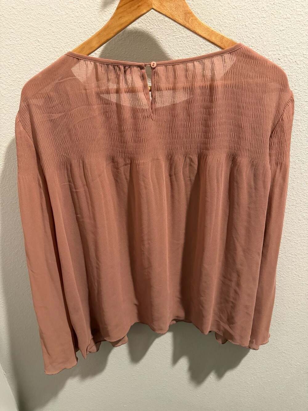 Kensie Jeans Smocked Long Sleeve Blouse Dusty Rose Size L - Picture 4 of 4